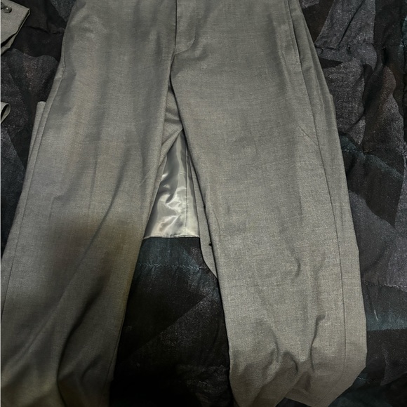 Three piece suit worn twice great quality.grey. - Picture 4 of 5